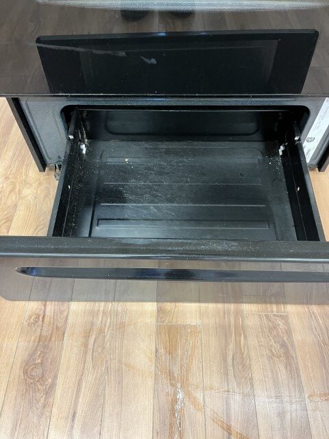 USED FRIGIDAIRE OVEN DRAWER VIEW