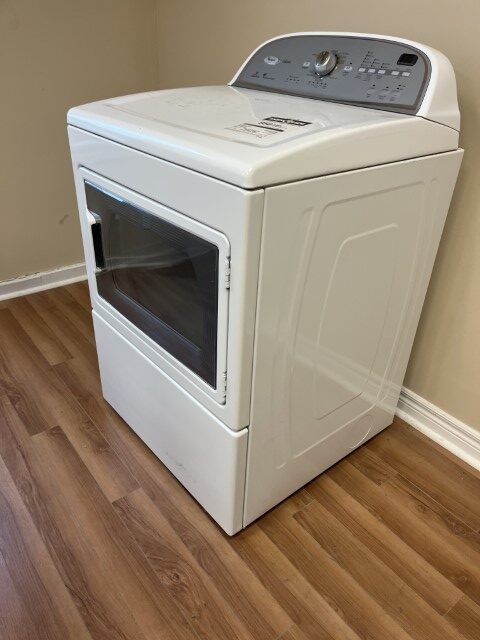 USED WHIRLPOOL ELECTRICAL DRYER SIDE VIEW