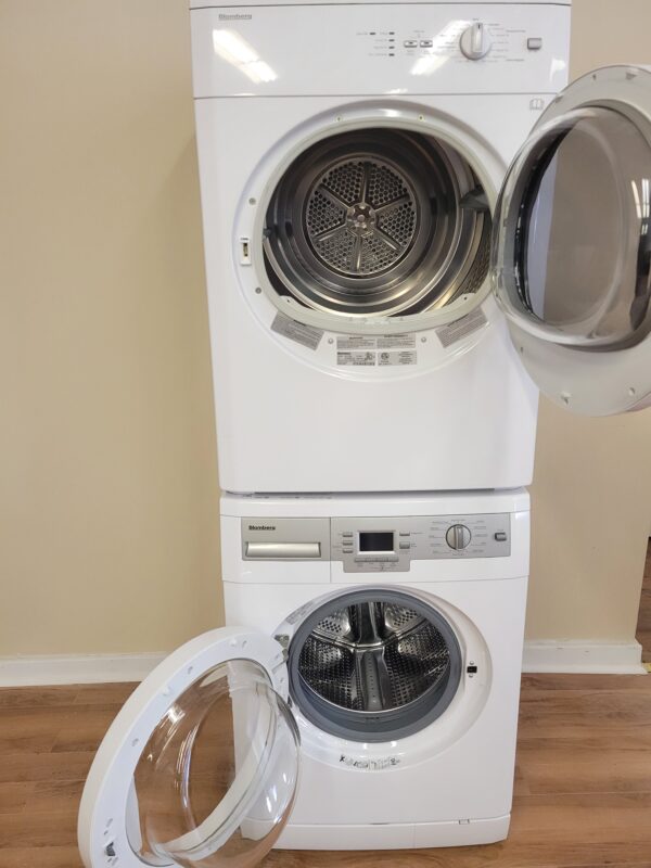 USED 24'' BLOMBERG WASHER AND DRYER WM77120NBL01